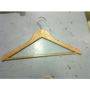 HANGER WOODEN WITH SUPPORT C303-32