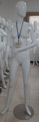 FEMALE MANNEQUINE WITH EGG HEAD
